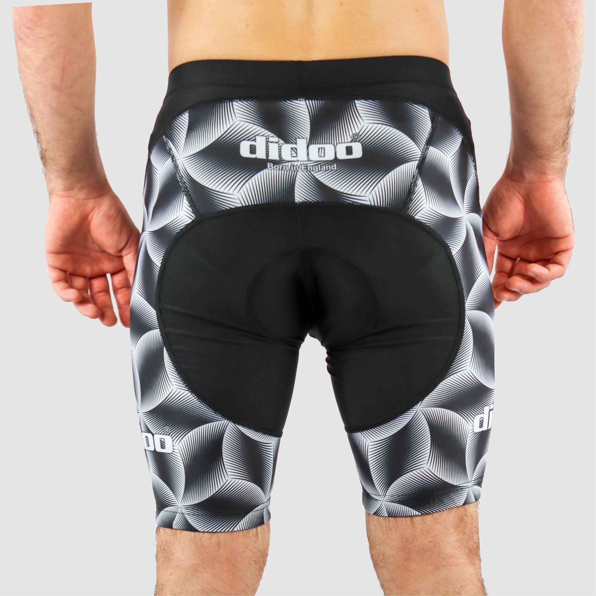 DiDOO Men's Classic Quick Dry Padded Cycling Shorts Black and White